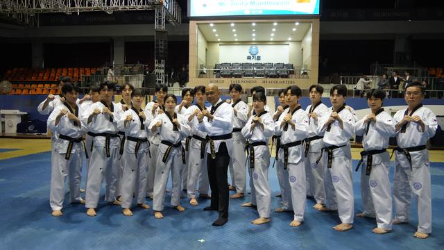 CdM Indonesia di Paralimpiade 2024 Reda Manthovani Dapat Gelar Grand Master Taekwondo