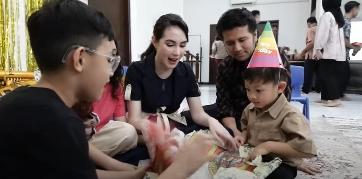6 Potret Ultah Kale Anak Arumi Bachsin, Kena Prank Dapat Kado Barongsai Berujung Nangis