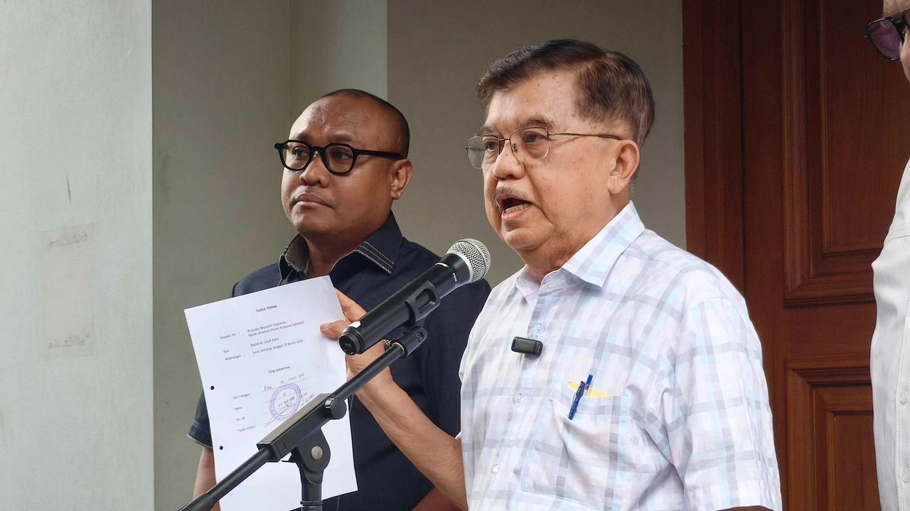 FOTO: Jusuf Kalla Bantah Tuduhan Pendanaan Polemik Ijazah Jokowi