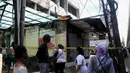 Suasana rumah toko (ruko) yang terbakar di kawasan Pasar Cipulir, Kebayoran Lama, Jakarta, Rabu (2/1). Dua korban meninggal bernama Ester (70) dan Andreas (70). (Liputan6.com/JohanTallo)