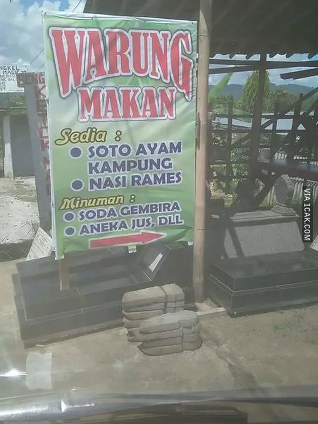 Warung Super Nyeleneh yang Hanya Bisa Ditemui di Indonesia