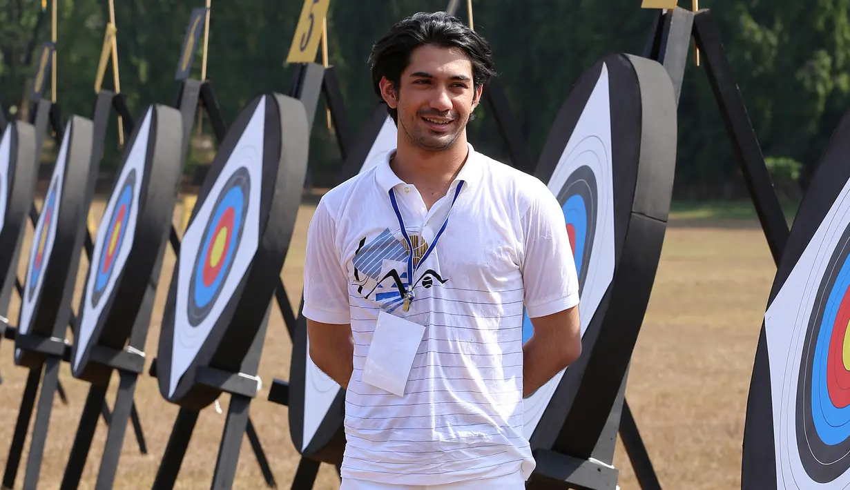 Reza Rahadian yang selalu tampil memukau ini berharap agar terus dapat berkontribusi dalam dunia perfilman Indonesia.  (Galih W. Satria/Bintang.com)