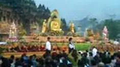 Ratusan umat Budha dari sejumlah majelis di Indonesia telah memadati Candi Borobudur, Magelang, Jateng, pagi ini. Mereka hadir untuk memperingati Hari Raya Waisak 2554.
