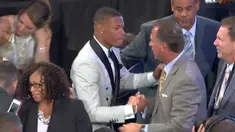 Pada NBA Draft 2017, Dallas Mavericks memilih Guard North Carolina State University, Dennis Smith Jr.