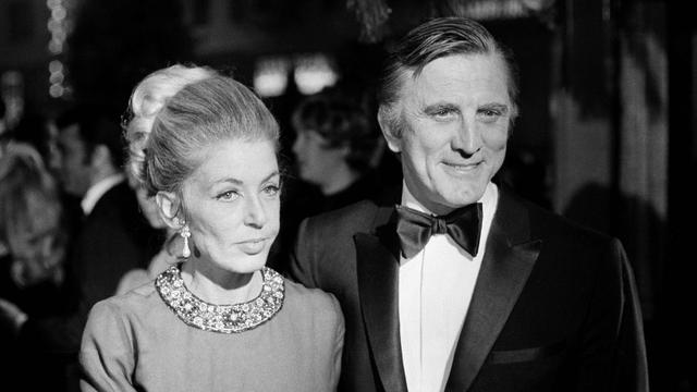 Kirk Douglas dan istrinya, Anne (AP Photo/David F Smith, File)
