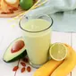 Resep&nbsp;smoothie alpukat pisang lemon | copyright freepik.com/racool_studio