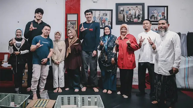Isi Ramadan, 3 Pemain Satria Muda Kunjungi Masjid Lautze 2