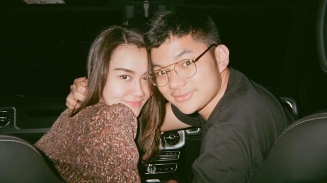 Go Public, Ini 6 Potret Mesra Aaliyah Massaid dan Kekasih