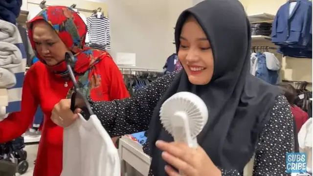 Momen Saat Anak Sule Bertemu Ibunya, Rizky Febian Gendong Bayi Lina