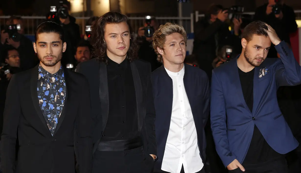 Kini dua orang yang sama-sama dibesarkan namanya oleh dunia musik ini berada di satu kota yang sama, Los Angeles, namun mereka tidak bertemu. (Bintang/EPA)