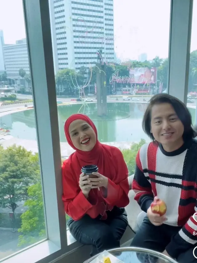 Cut Meyrsika dan Roger Danuarta. (Dok. Instagram @rogerojey).