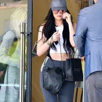 Kylie Jenner (via dailymail.co.uk)