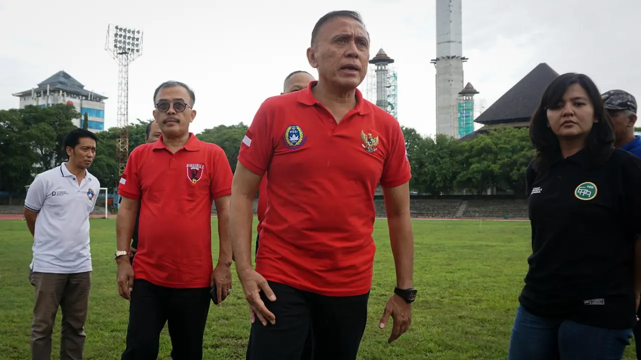 Ketua Umum PSSI Iwan Bule