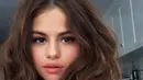Dilansir dari HollywoodLife, Selena Gomez merasa cemburu mengenai kedekatan Justin Bieber bersama dengan sang model. (instagram/selenagomez)