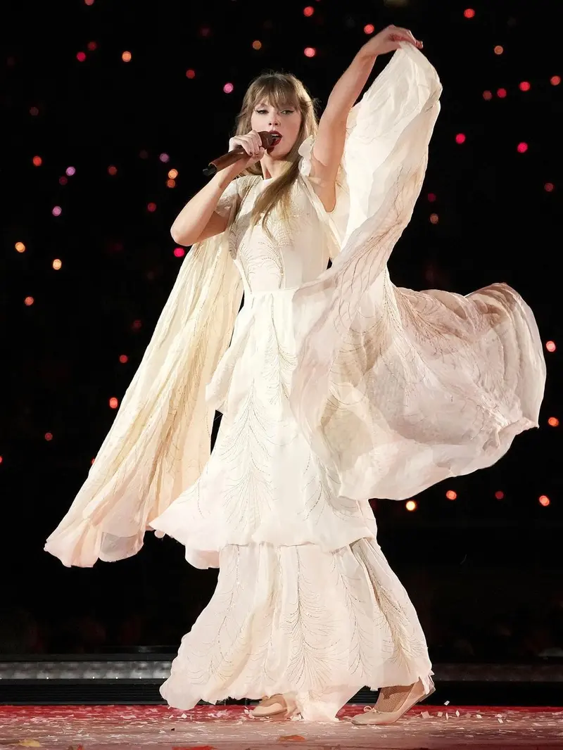 Parade Busana Taylor Swift di Konser Tur Era, Ini Kostum Terbaiknya!
