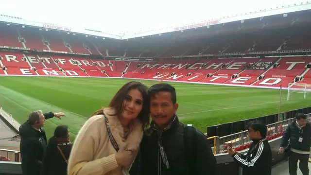 Pelatih Persib Bandung Djadjang Nurdjaman di Stadion Old Trafford