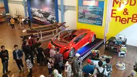 Bangkai Mobil Listrik Dahlan Iskan Jadi Tontonan