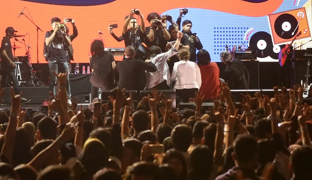 Dewa 19 Tamagochill Festival (Bambang E Ros/Fimela.com)