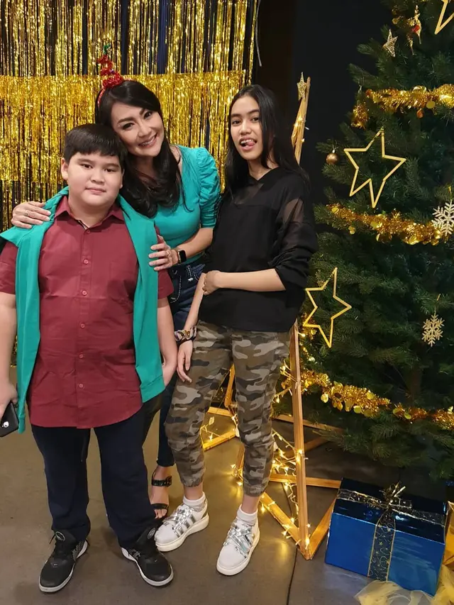 Potret Thessa Kaunang dan Tafka