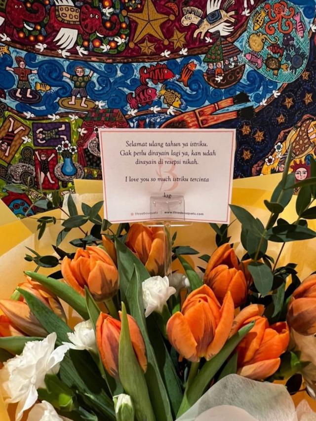 Unggahan Erina Gudono soal Kaesang Pangarep pulang bawa kejutan ultah. (Foto: Dok. Instagram @erinagudono)