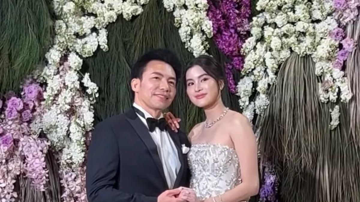 Gaya Sosialita Viral Aon Somrutai ‘Thank You Kateyki’ Saat Menikah, Pakai Gaun Rancangan Desainer Indonesia