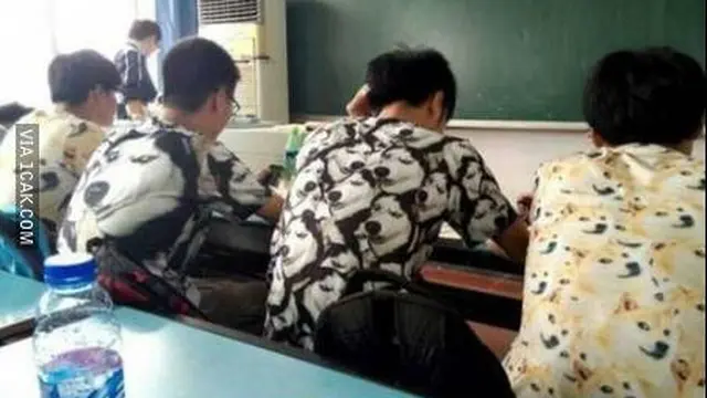 6 Pakaian yang Dipakai Murid Saat Sekolah Ini Nyeleneh, Kocak