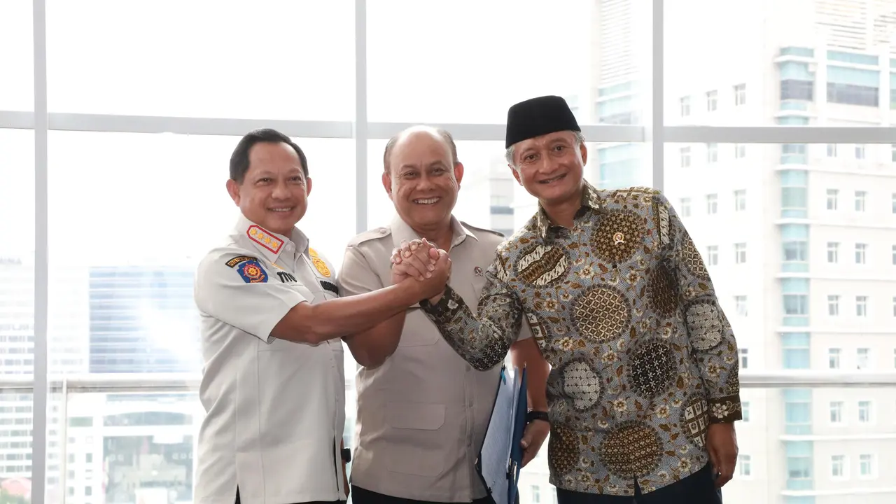 Mendagri Dukung Penuh Percepatan Program MBG, Teken Keputusan Bersama Lokasi SPPG di Daerah (Liputan6)