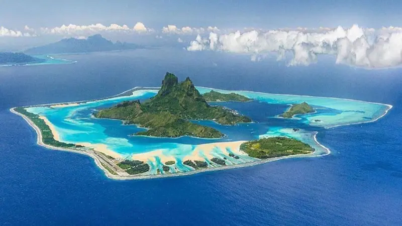 Bora Bora, salah satu wilayah yang terkenal di Polinesia Prancis