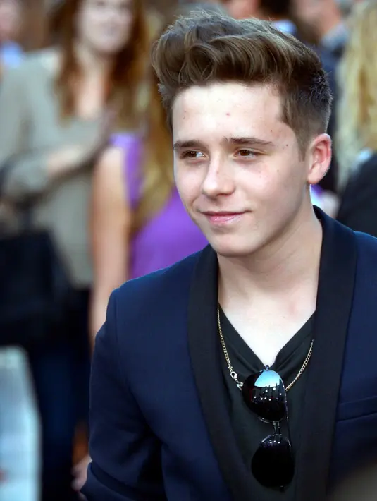 Selena Gomez kini dianggap menjadi perusak kisah cinta Brooklyn Beckham dan Chloe Moretz.  (Bintang/EPA)