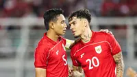 Duo bek Timnas Indonesia,&nbsp;Rizky Ridho dan Shayne Pattynama saat duel versus Chinese Taipei pada FIFA Matchday di Stadion Gelora Bung Tomo, Surabaya, Jumat (5/9/2025). (Bola.com/Abdul Aziz)