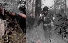 Berseragam Lengkap Bintang Dua TNI Tangani Kebakaran Lahan, Berjibaku sama Prajurit Padamkan Api