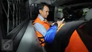 Gubernur Sumatera Utara Nonaktif, Gatot Pudjo Nugroho usai menjalani pemeriksaan KPK, Jakarta, Jumat (25/9/2015). Gatot berjanji akan buka-bukaan di Sidang Tipikor nanti. (Liputan6.com/Helmi Afandi)