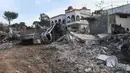 Sementara, militer Lebanon yang juga memantau proses pemeliharaan perdamaian, mengumumkan pada hari Kamis 12 Desember 2024, mereka telah mengerahkan pasukannya ke sejumlah wilayah usai tentara Israel mundur. (Foto oleh AFP)