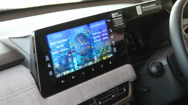 Mitsubishi XFORCE.