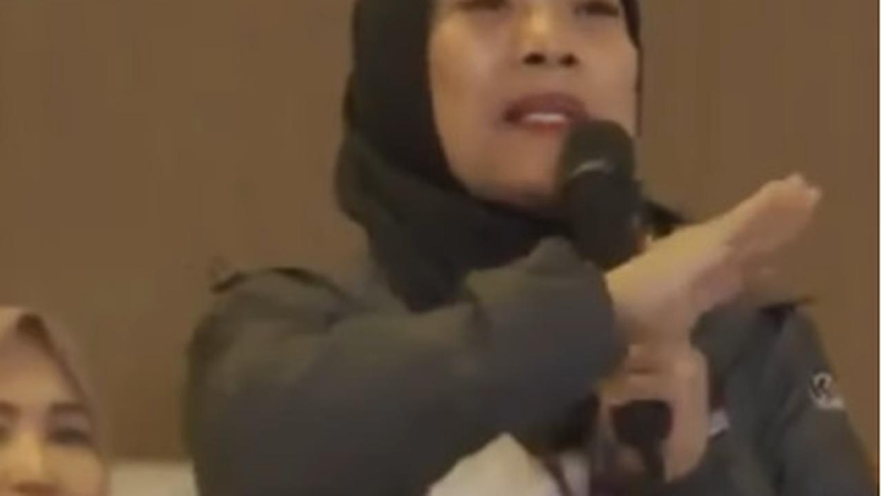 Tia Rahmania