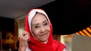 Meski berusia 77 tahun, hebatnya Laila Sari tidak pernah mengeluh letih saat ia bekerja didunia hiburan.   (Andy Masela/Bintang.com)