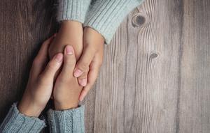 Ilustrasi memaafkan, memberikan dukungan dan semangat. (Image by jcomp on Freepik)