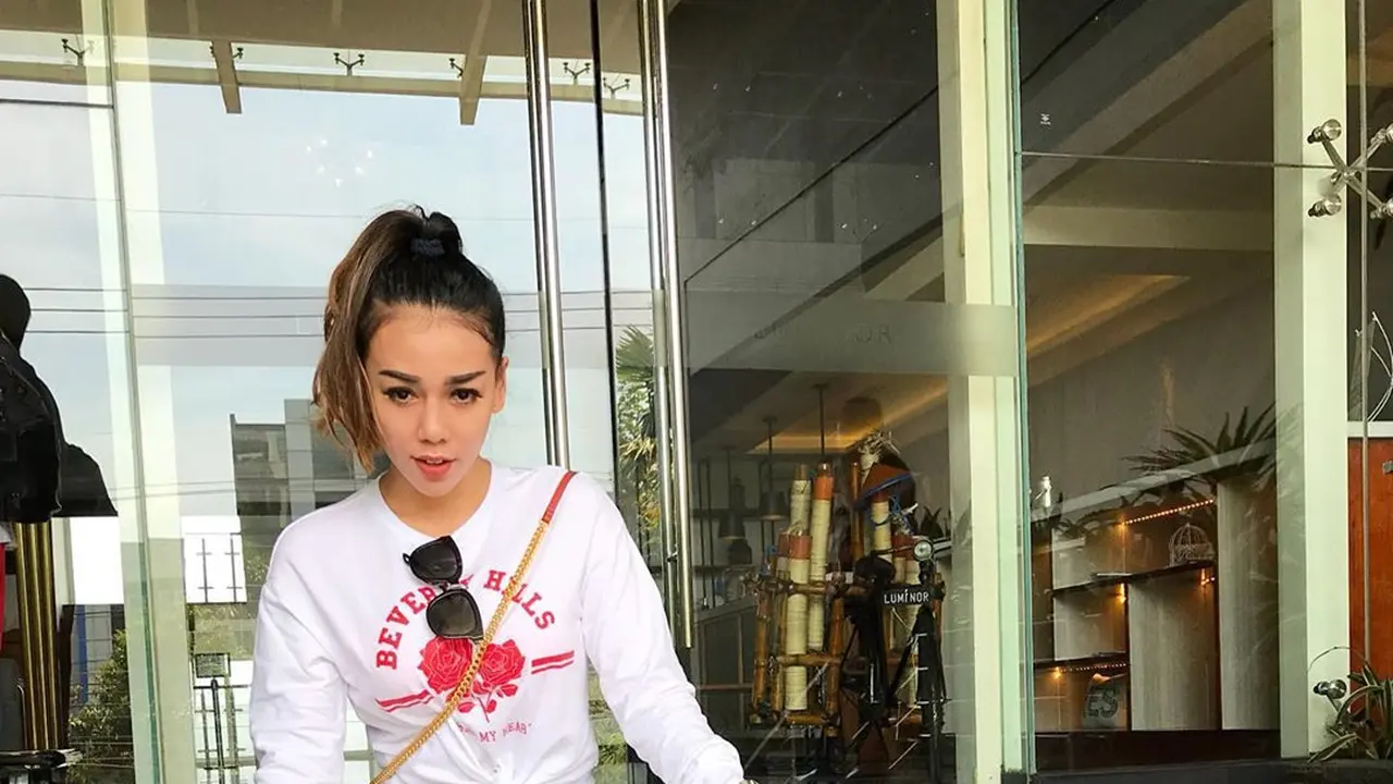Bebby Fey, DJ Cantik yang Mengaku Hendak Diperkosa Setan