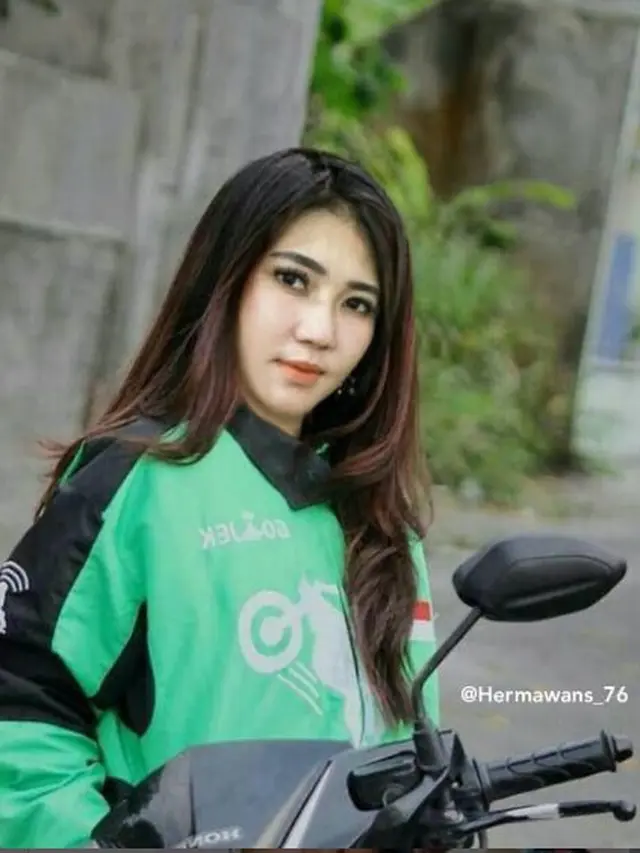 6 Editan Foto Via Vallen Paling Kocak Ini Mengundang Gelak Tawa
