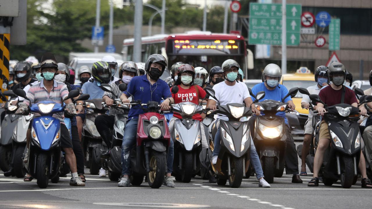 FOTO: Kasus COVID-19 di Taiwan Naik ke Level Tiga