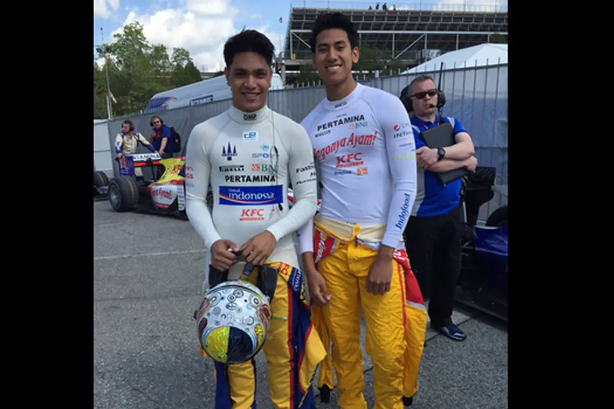 Sean Gelael dan Philo Paz Armand