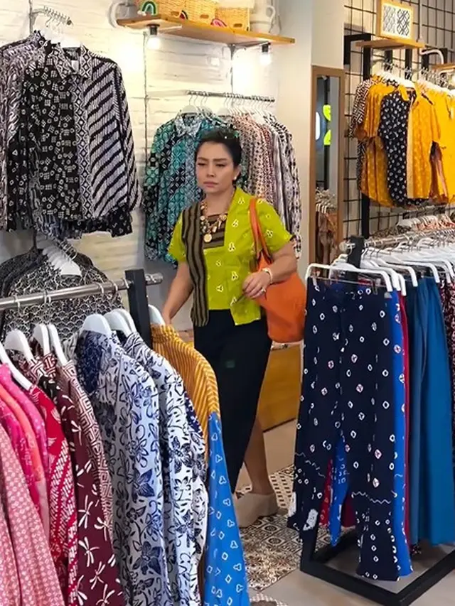 Mayangsari plesiran ke Jogja (Instagram/mayangsari_official)