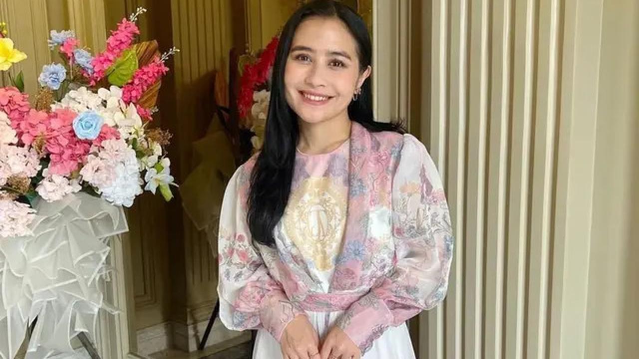 Siap Menyambut Ramadan dengan Gaya, Ini Ide Baju Lebaran dan Inspirasi Makeup Ala Prilly Latuconsina