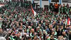 Pengemudi ojek online GrabBike berkumpul berunjuk rasa di belakang kantor Grab di kawasan Kuningan, Jakarta, Kamis (5/1). Mereka menuntut pihak perusahaan menaikkan tarif argo per kilometernya. (Liputan6.com/Helmi Fithriansyah)