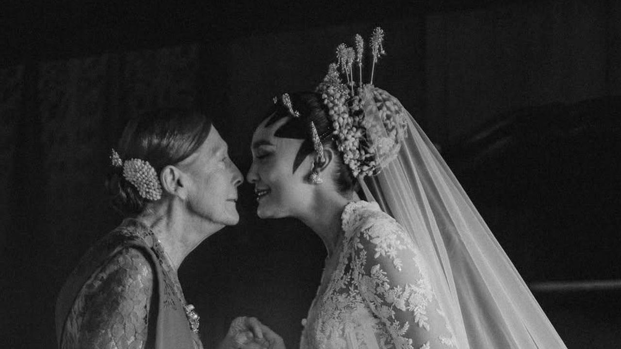Desa Maya, Ibunda Luna Maya yang Tetap Aktif dan jadi Pebisnis Ulung di Usia Senja, Inspirasi Hidup Mandiri dan Sederhana di Usia 80 Tahun
