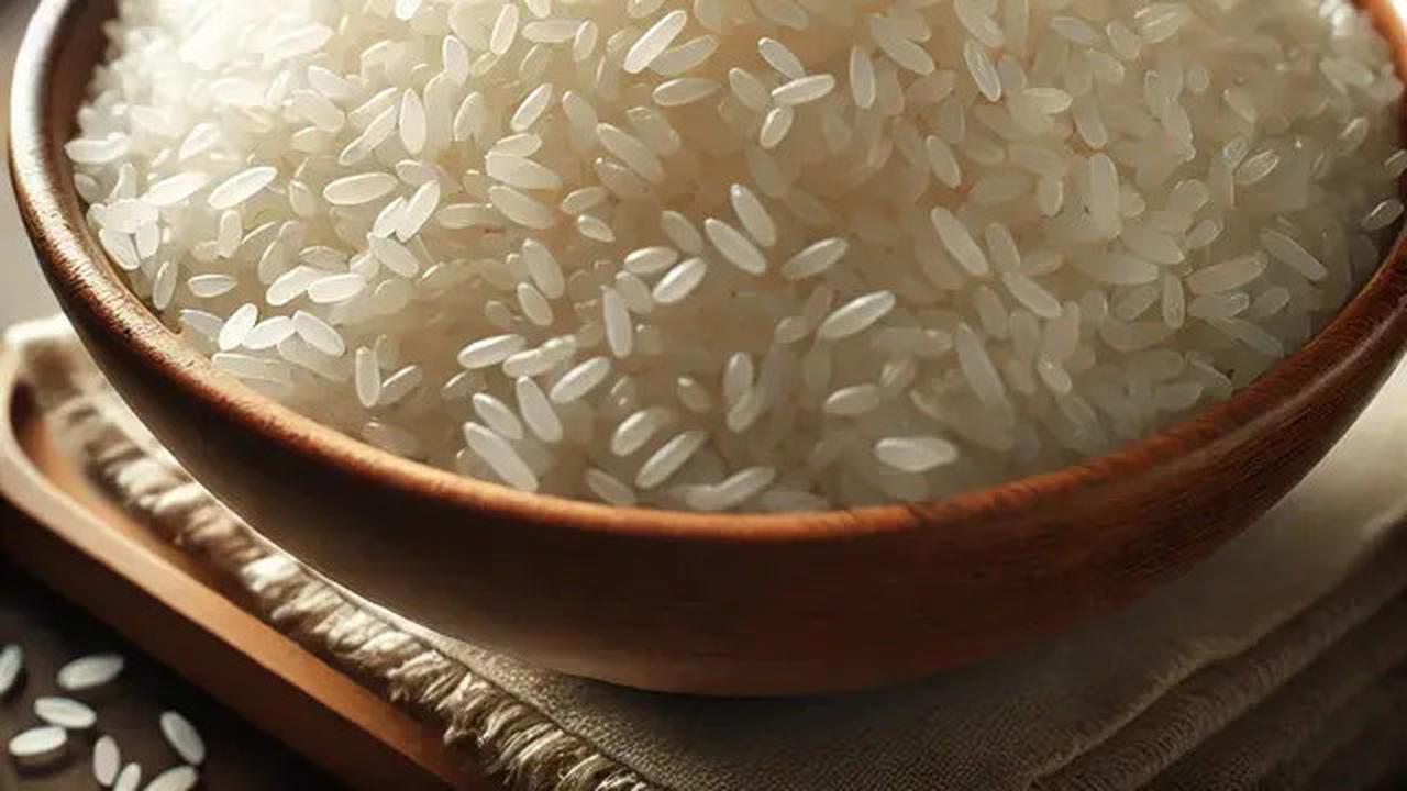Cara Cepat Membuat Lontong Padat dan Pulen di Rumah