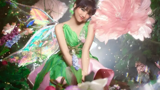 Fuji menjalani pemotretan berkonsep Tinker Bell