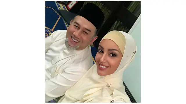 Potret Kebersamaan Sultan Muhammad V dengan Mantan Istrinya Model Rusia