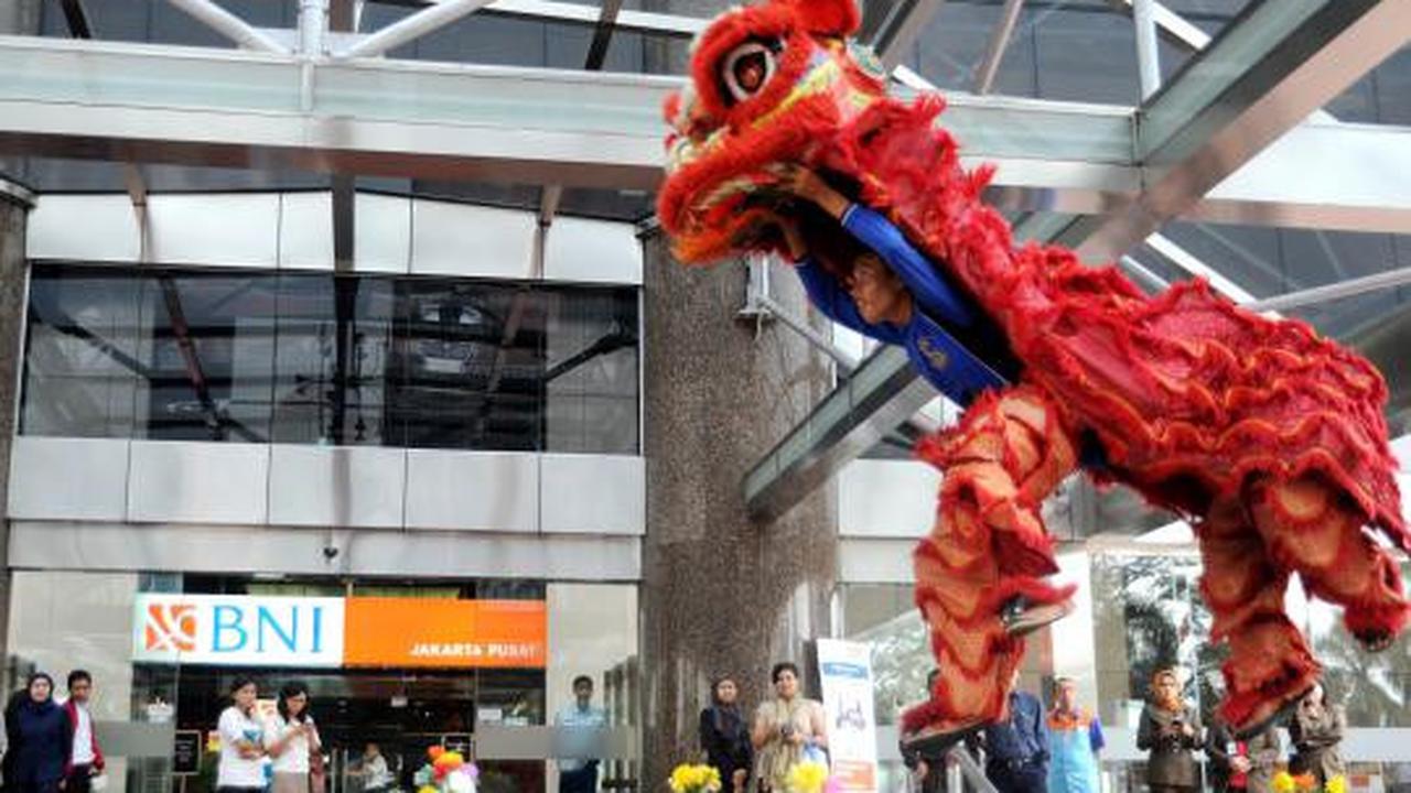 Atraksi barongsai hibur nasabah BNI