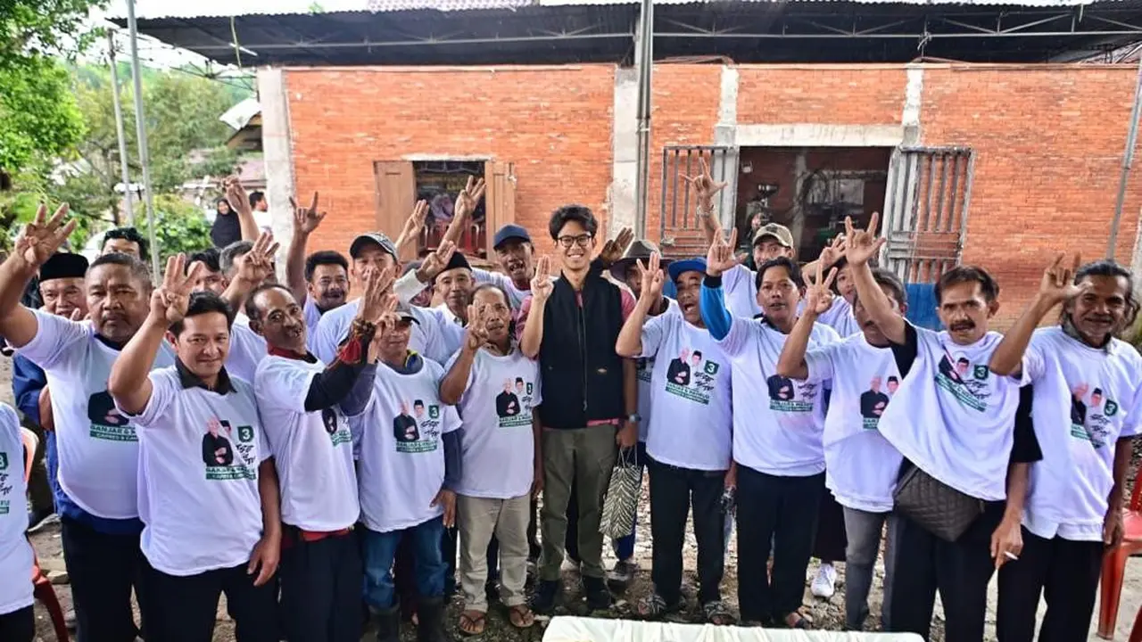Putra Capres nomor urut 3 Muhammad Zinedine Alam Ganjar sambangi petani kopi dan peternak kambing di Trawas, Kabupaten Mojokerto, Jawa Timur, Selasa (30/1) (Istimewa)